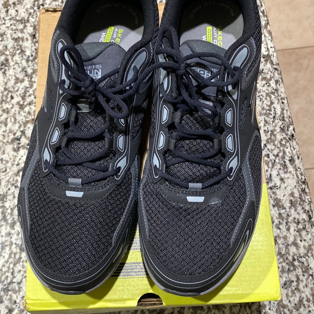 Skechers men’s sneakers